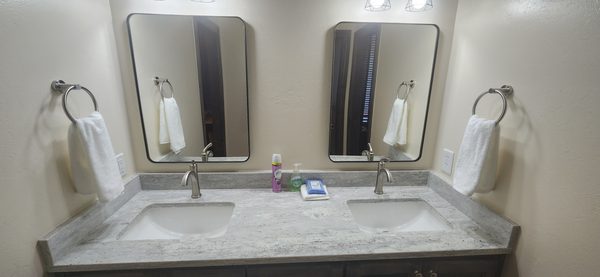 Double vanity