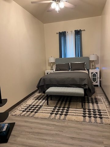 Bedroom with a queen bed